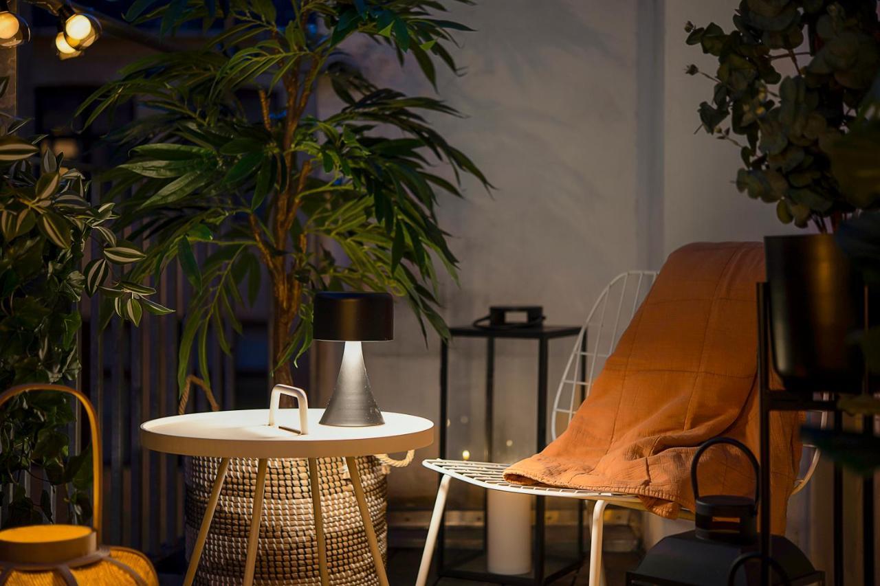 Sanders Leaves - Chic Three-Bedroom Apartment In Downtown Kopenhagen Exterior foto