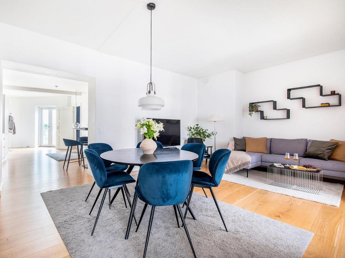 Sanders Leaves - Chic Three-Bedroom Apartment In Downtown Kopenhagen Exterior foto